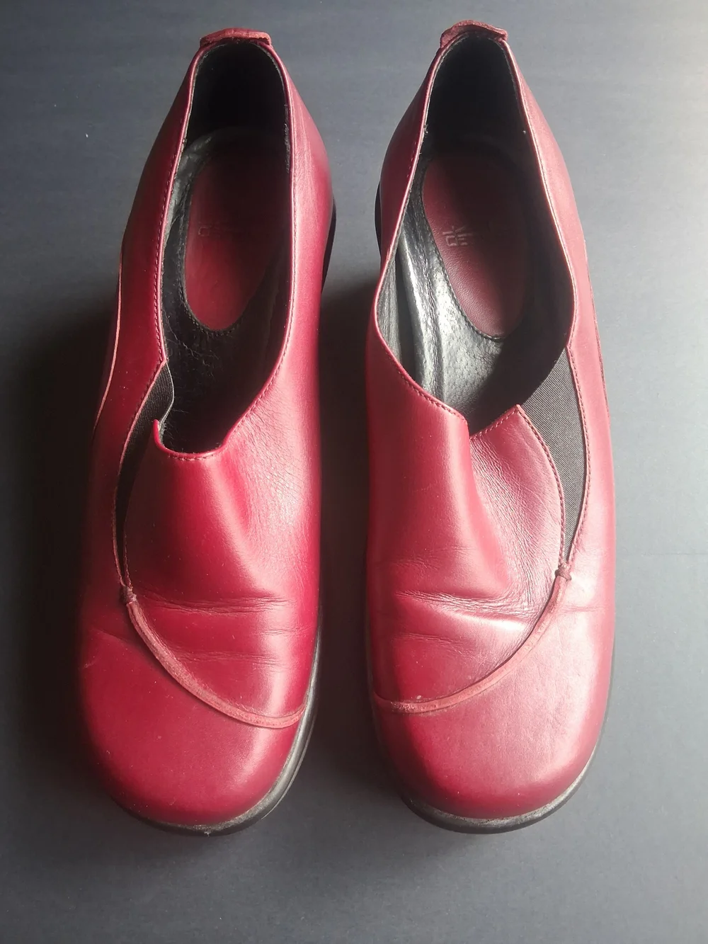 Dansko Burgundy/Black Leather Wedge Slip-On Shoes Size 7.5